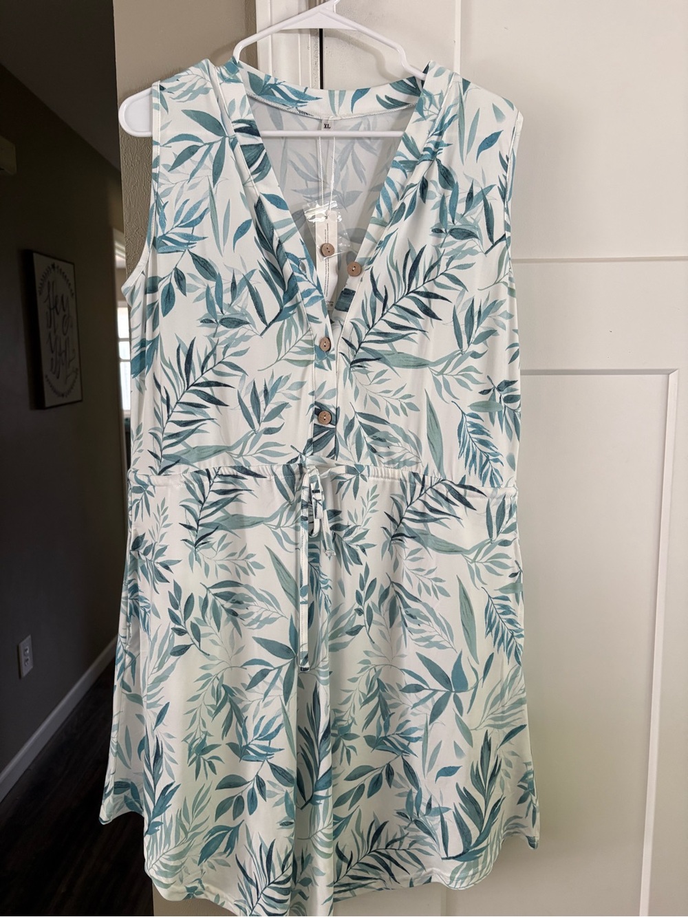Sleeveless Leaf-Print Dress